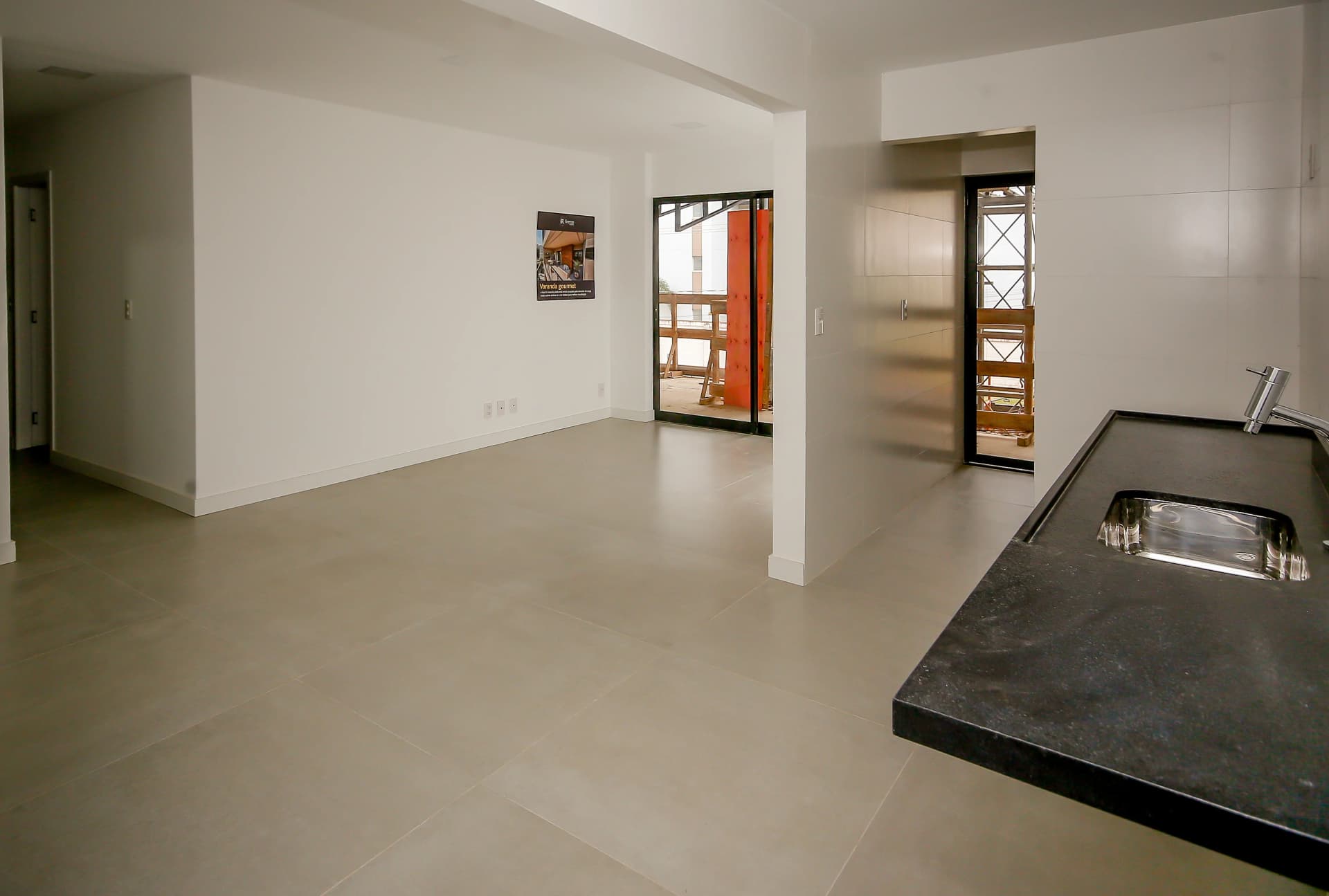 Apartamento decorado/acabamento